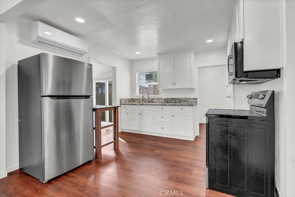 1015 Hall Ave, Corcoran, CA 93212