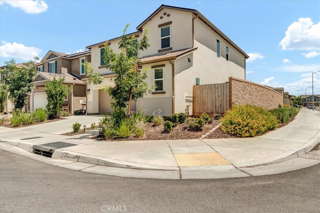 4154 N Sandrini Ave, Fresno, CA 93723