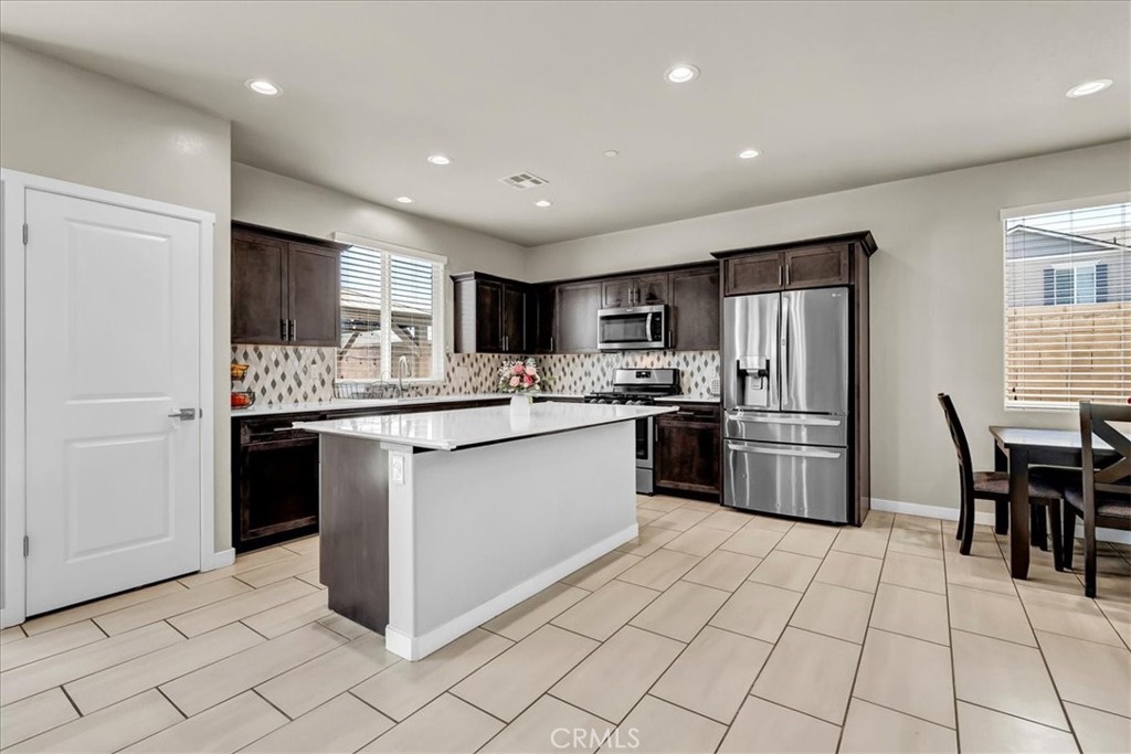 4154 N Sandrini Ave, Fresno, CA 93723