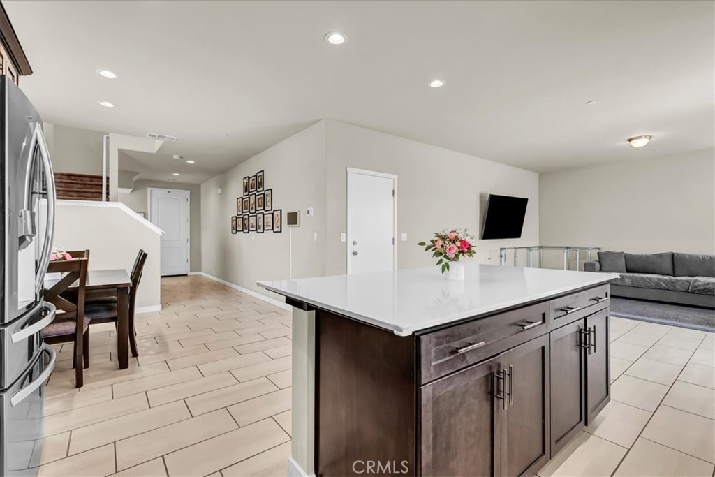 4154 N Sandrini Ave, Fresno, CA 93723