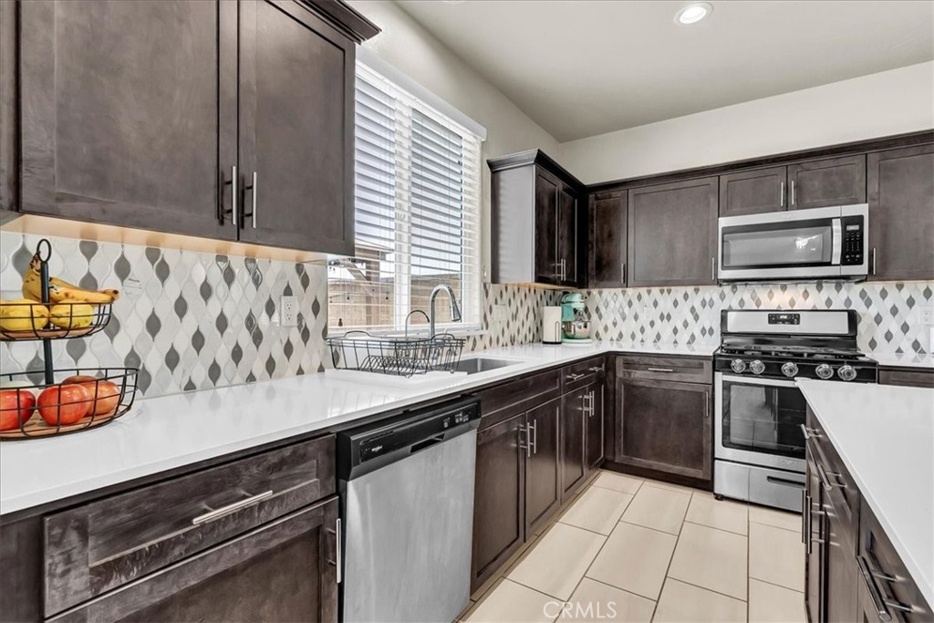4154 N Sandrini Ave, Fresno, CA 93723