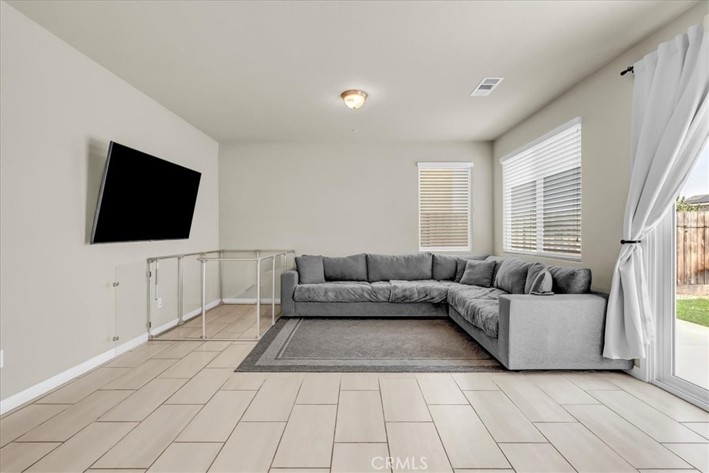 4154 N Sandrini Ave, Fresno, CA 93723