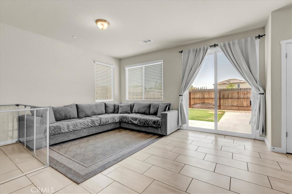 4154 N Sandrini Ave, Fresno, CA 93723