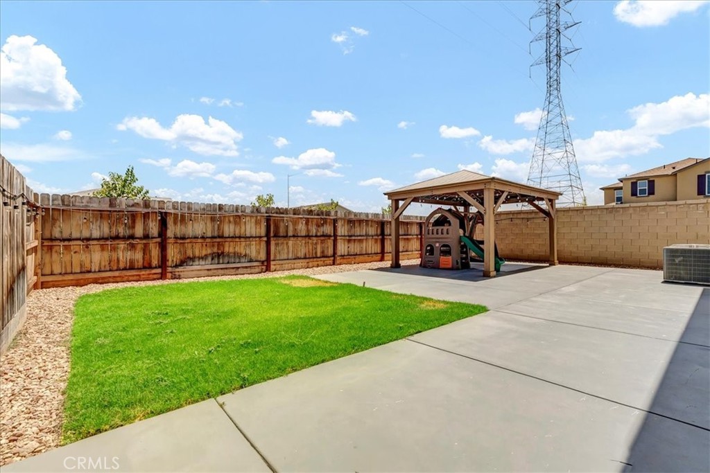 4154 N Sandrini Ave, Fresno, CA 93723