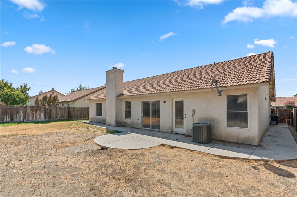 2066 Hastings Dr, Los Banos, CA 93635