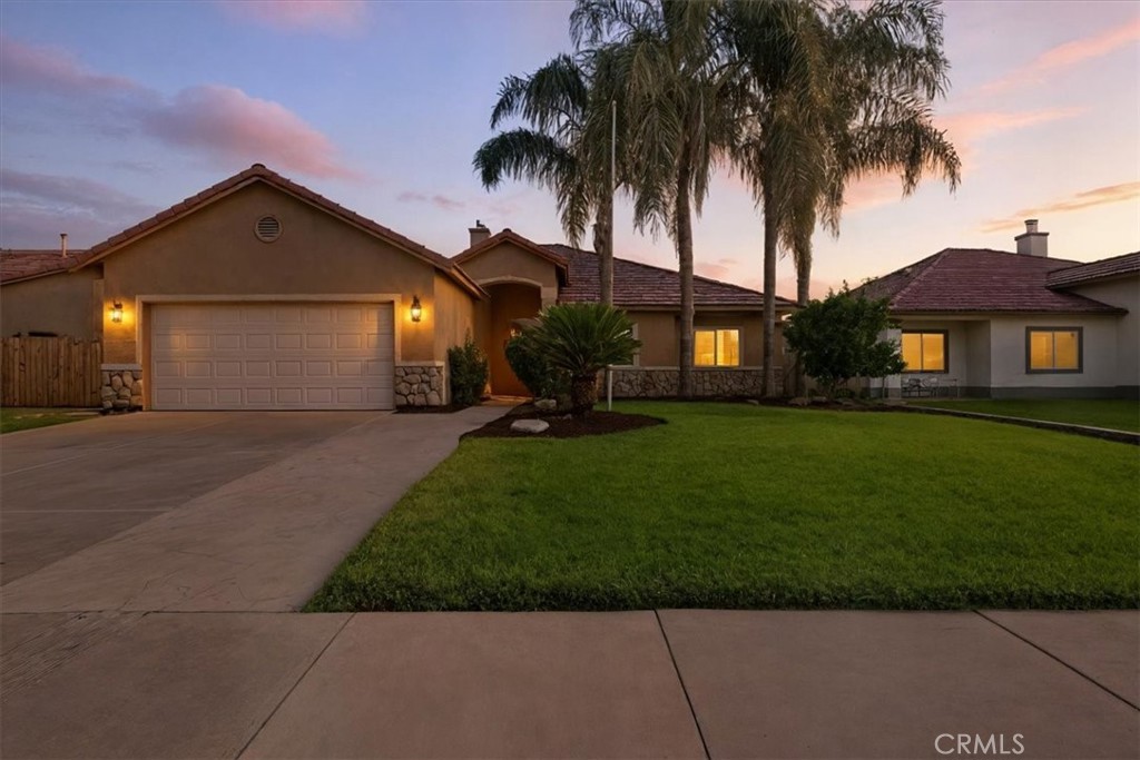 2104 Franklin Way, Hanford, CA 93230