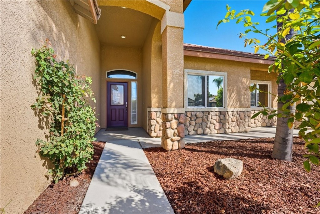 2104 Franklin Way, Hanford, CA 93230