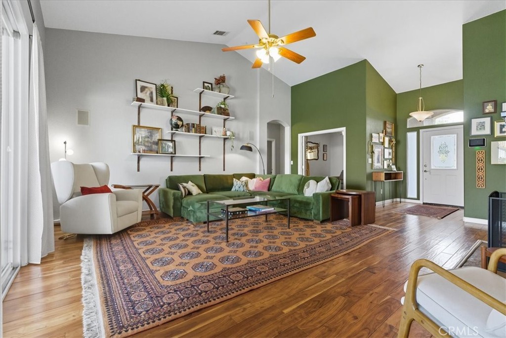 2104 Franklin Way, Hanford, CA 93230