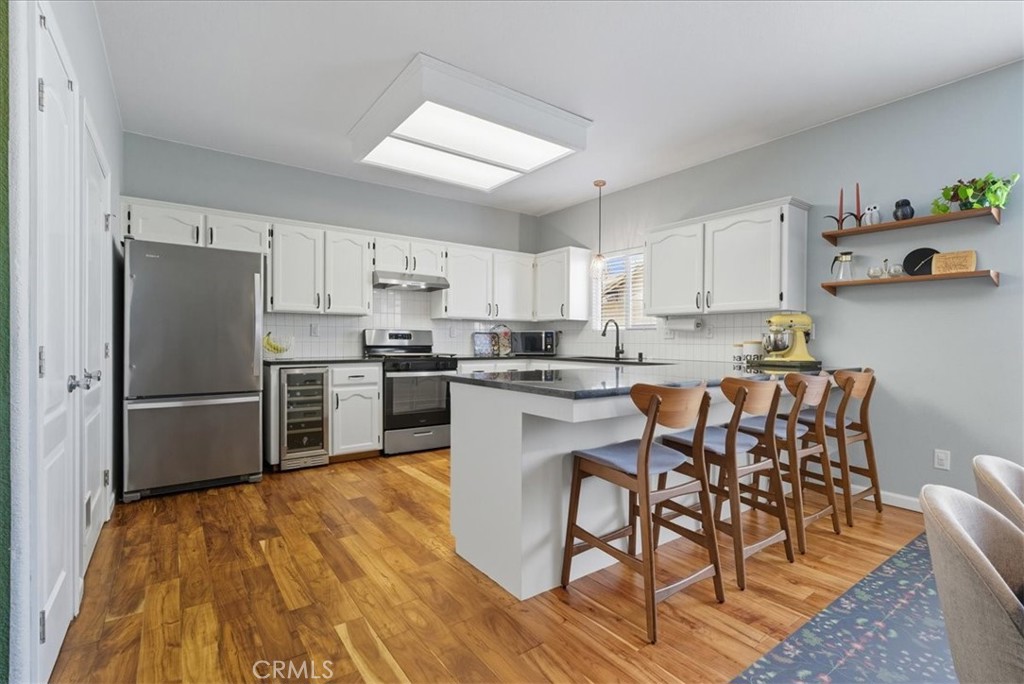 2104 Franklin Way, Hanford, CA 93230