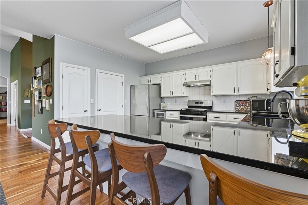 2104 Franklin Way, Hanford, CA 93230