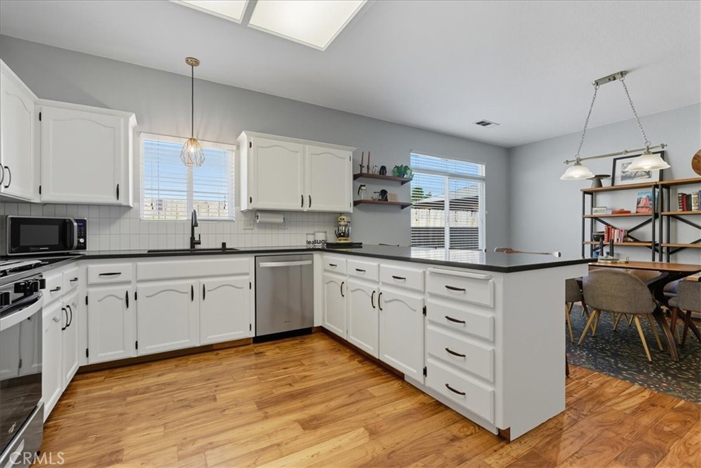 2104 Franklin Way, Hanford, CA 93230