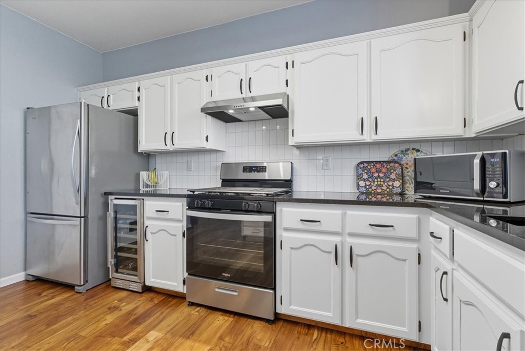 2104 Franklin Way, Hanford, CA 93230
