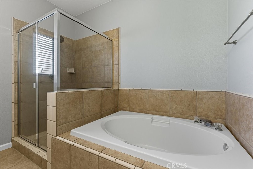 2104 Franklin Way, Hanford, CA 93230