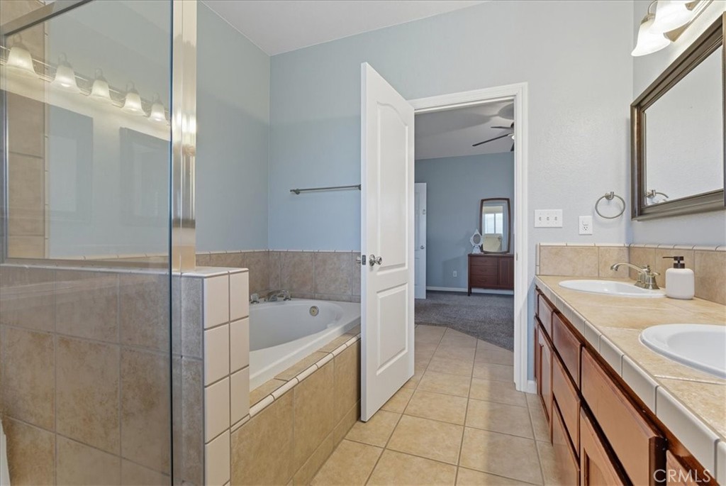 2104 Franklin Way, Hanford, CA 93230