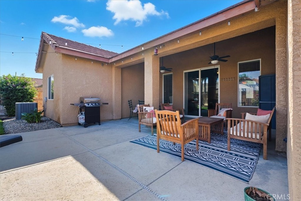 2104 Franklin Way, Hanford, CA 93230