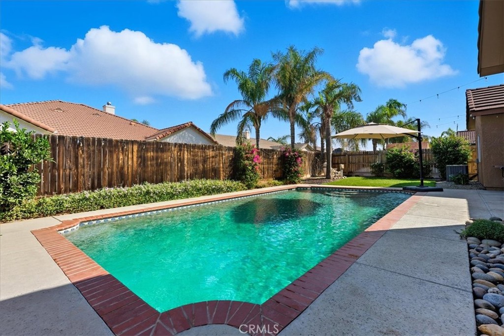 2104 Franklin Way, Hanford, CA 93230