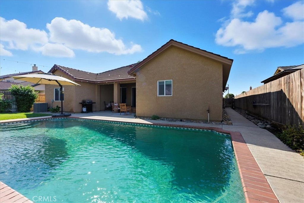 2104 Franklin Way, Hanford, CA 93230