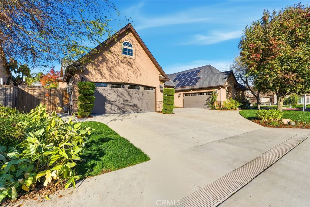 170 W Pioneer Way, Hanford, CA 93230