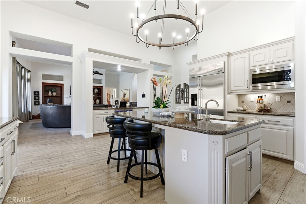 170 W Pioneer Way, Hanford, CA 93230