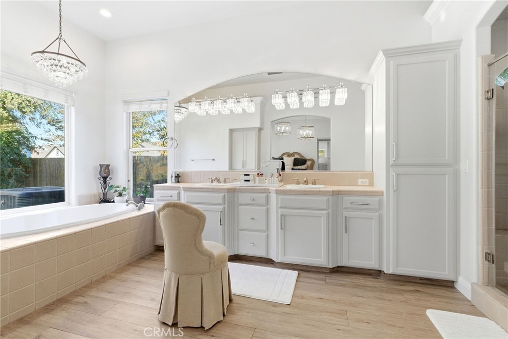 170 W Pioneer Way, Hanford, CA 93230