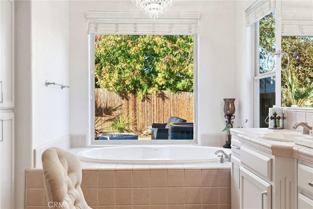 170 W Pioneer Way, Hanford, CA 93230