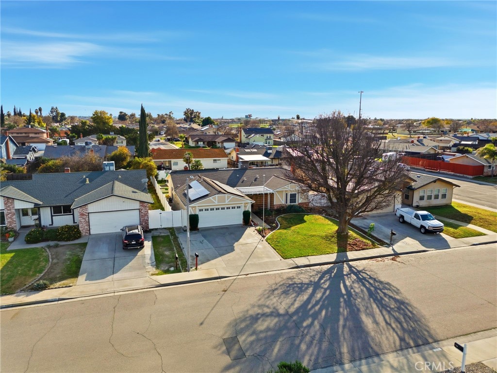 905 Redwood, Lemoore, CA 93245