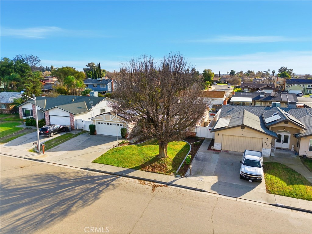 905 Redwood, Lemoore, CA 93245
