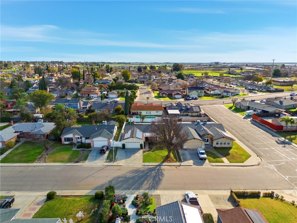 905 Redwood, Lemoore, CA 93245