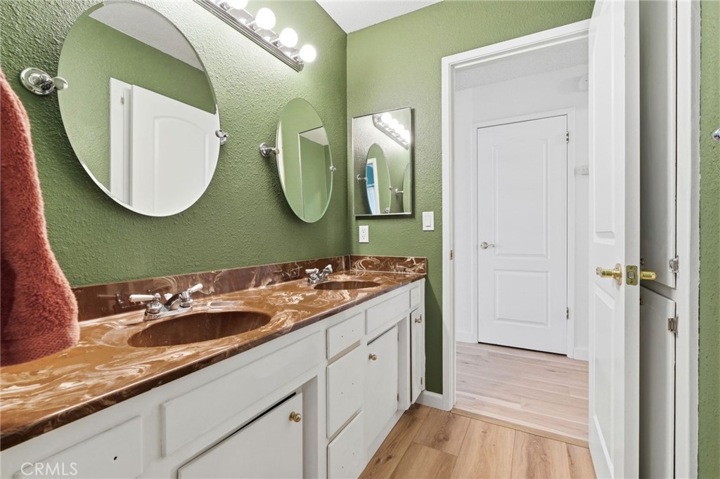 905 Redwood, Lemoore, CA 93245