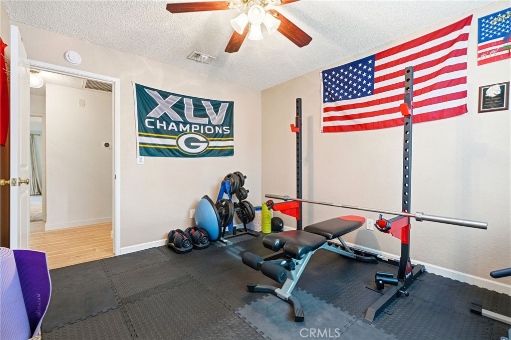 905 Redwood, Lemoore, CA 93245