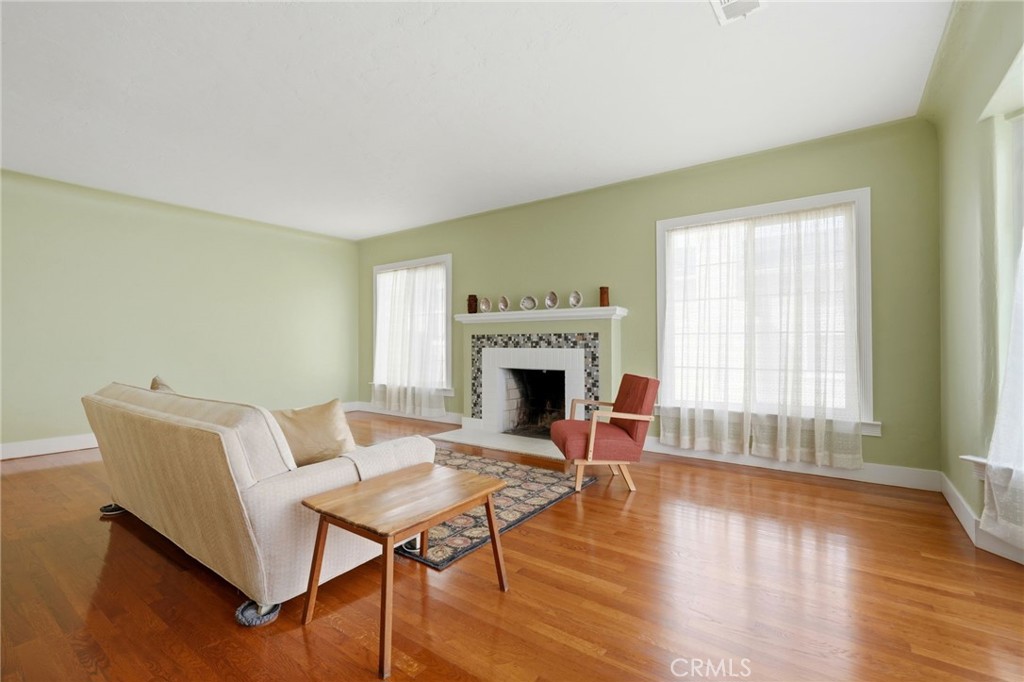 1647 N Harrison, Fresno, CA 93704