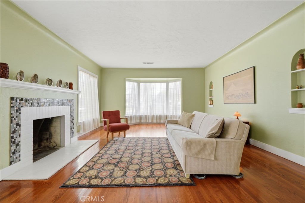 1647 N Harrison, Fresno, CA 93704