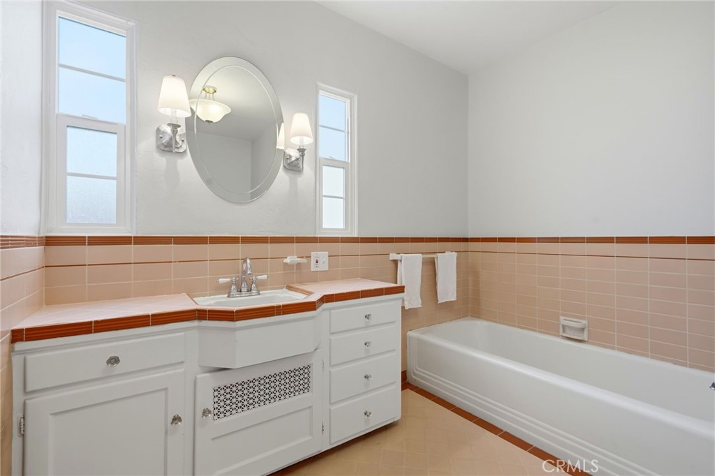 1647 N Harrison, Fresno, CA 93704