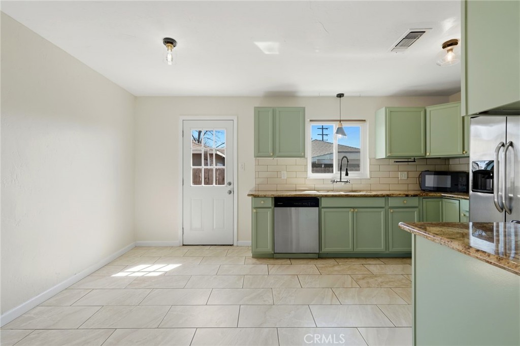 1931 N Douty, Hanford, CA 93230