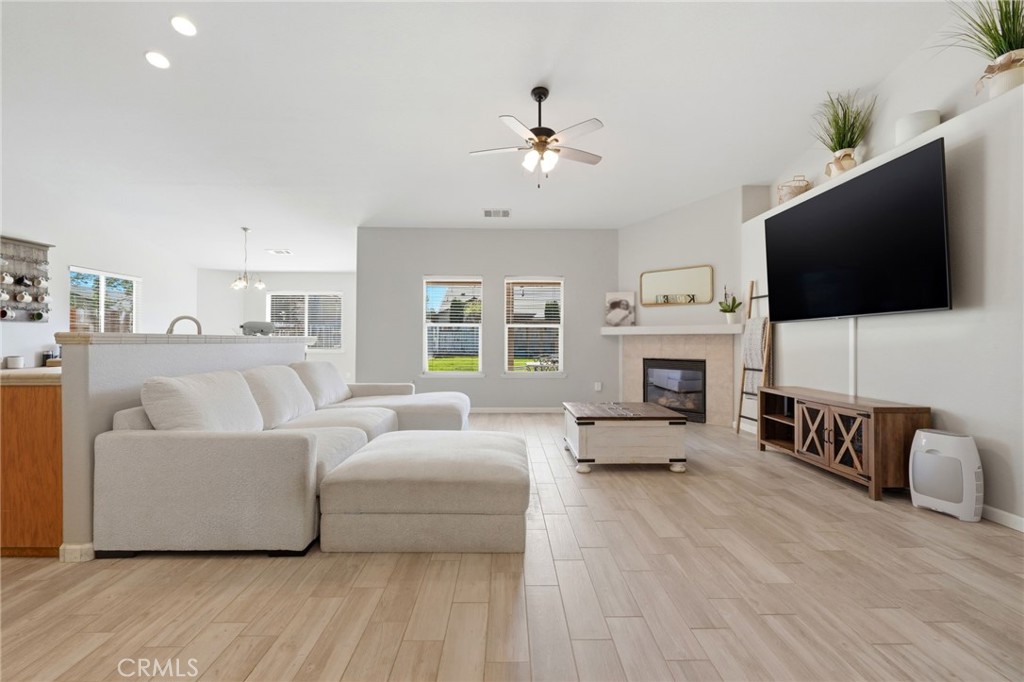 1849 W Spring Crest, Hanford, CA 93230