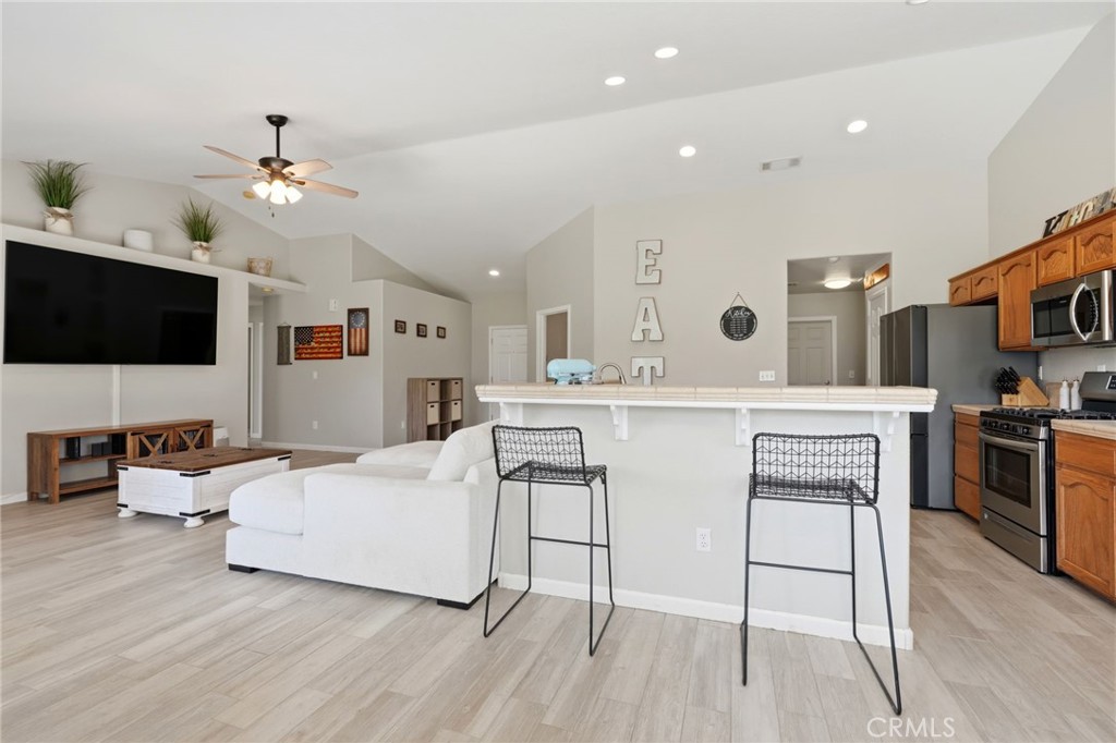 1849 W Spring Crest, Hanford, CA 93230