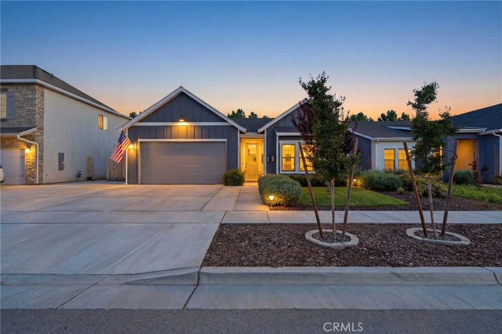 2587 W Heather, Hanford, CA 93230