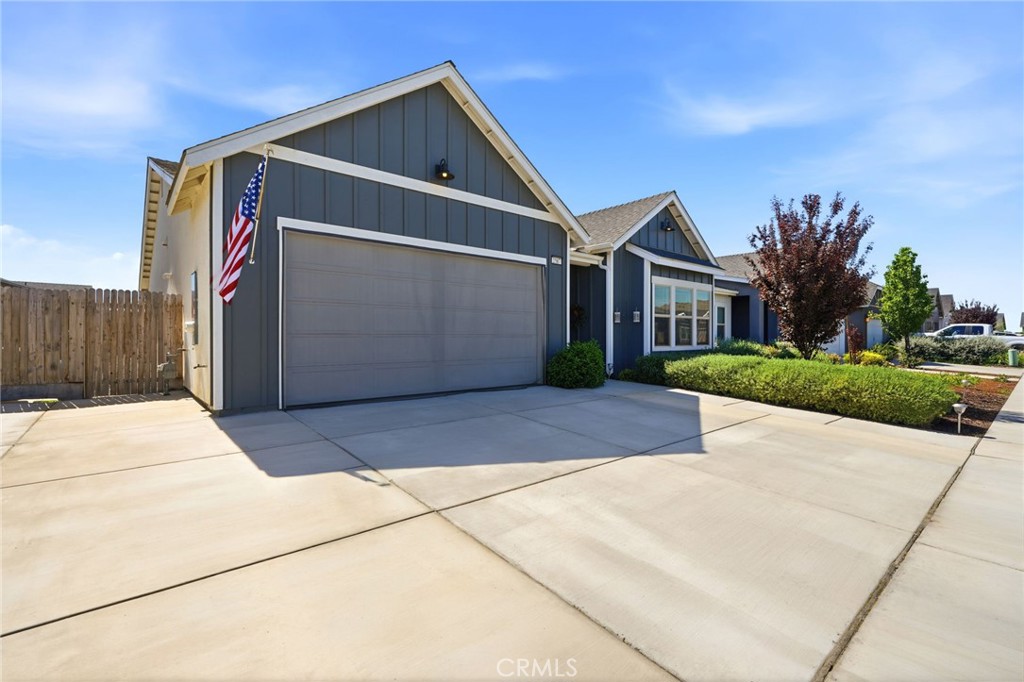 2587 W Heather, Hanford, CA 93230