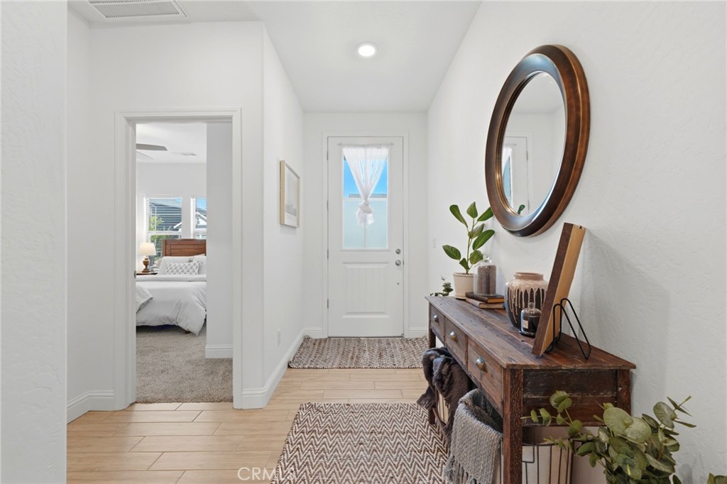 2587 W Heather, Hanford, CA 93230