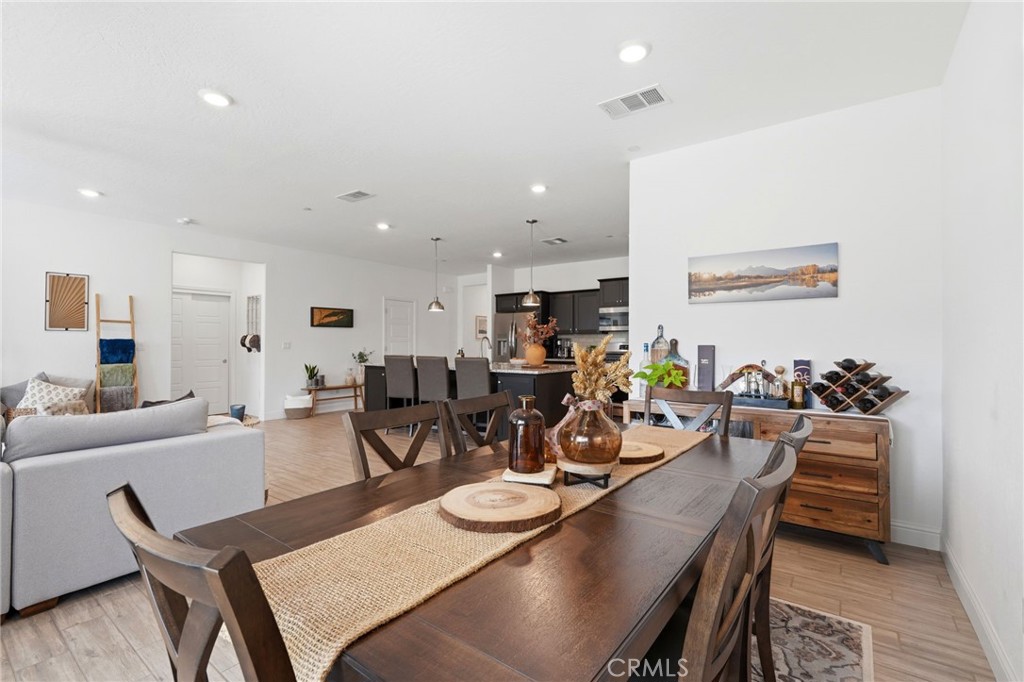 2587 W Heather, Hanford, CA 93230