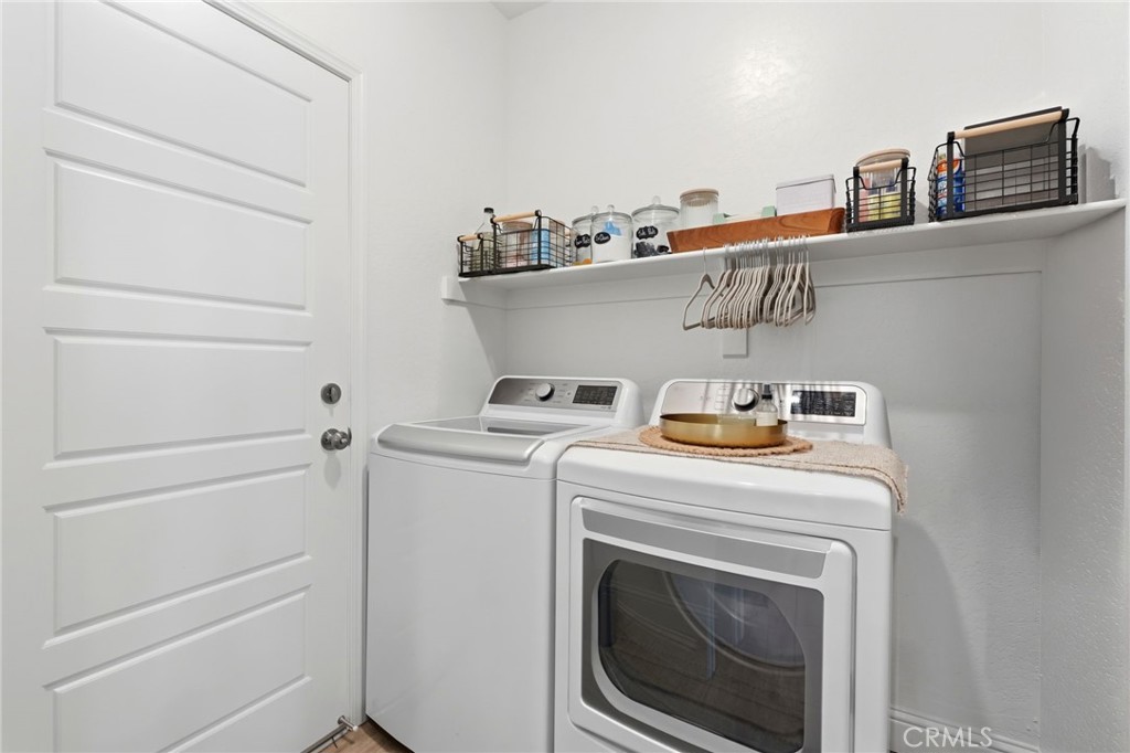 2587 W Heather, Hanford, CA 93230