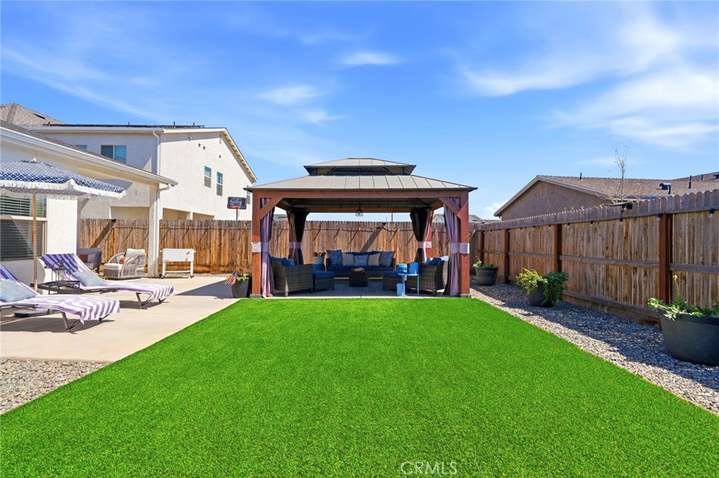 2587 W Heather, Hanford, CA 93230