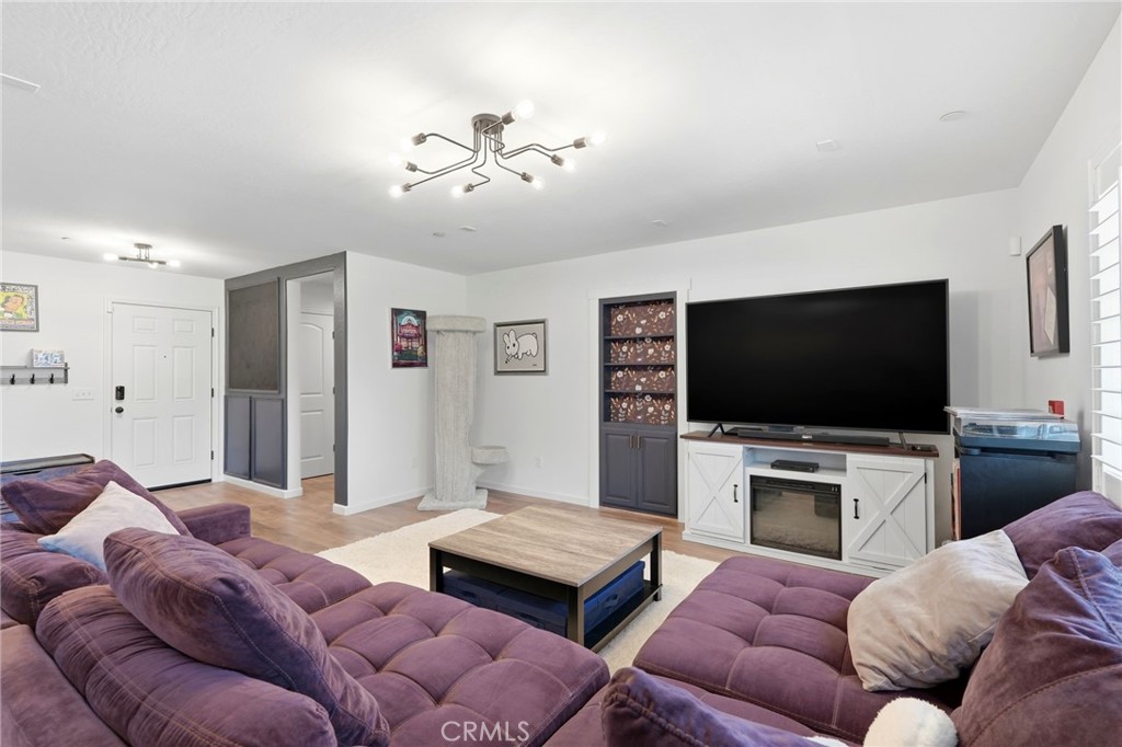 2045 W Chianti Way, Hanford, CA 93230