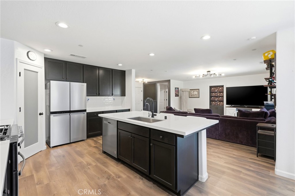 2045 W Chianti Way, Hanford, CA 93230