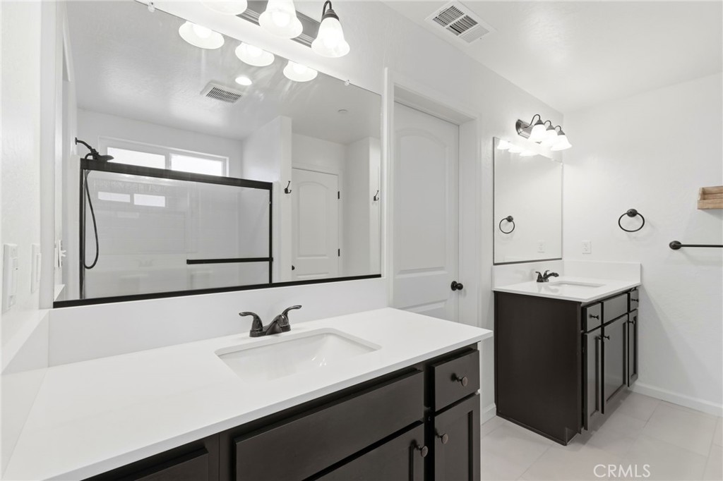 2045 W Chianti Way, Hanford, CA 93230