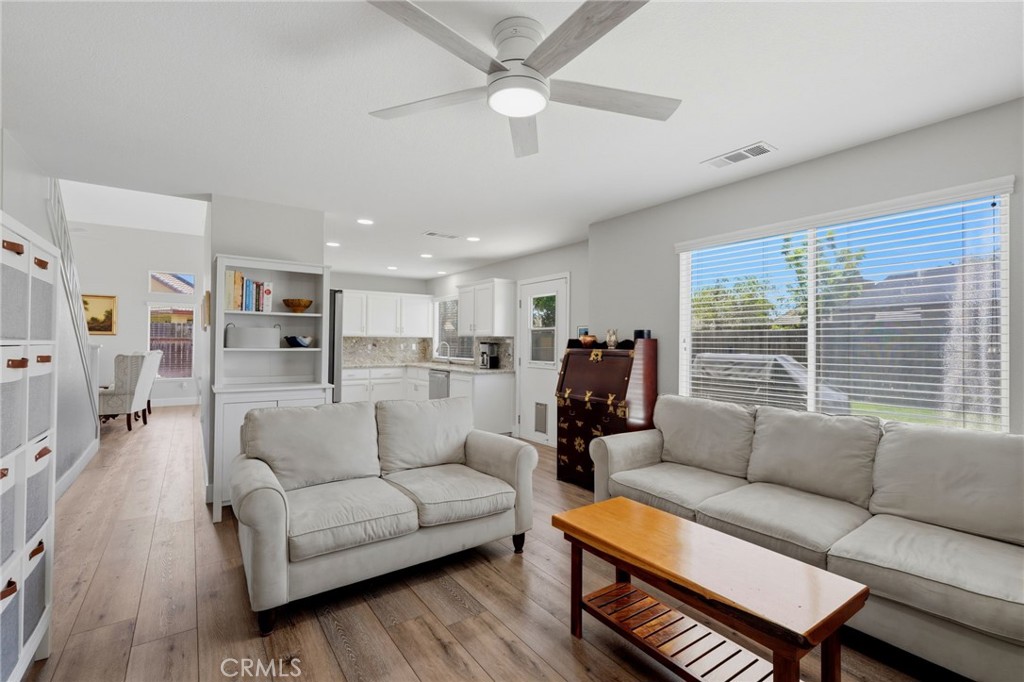 917 Margaret, Hanford, CA 93230