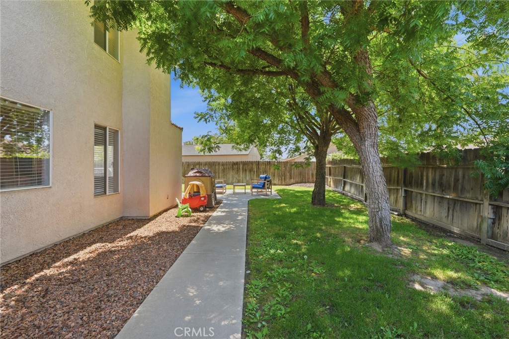 917 Margaret, Hanford, CA 93230