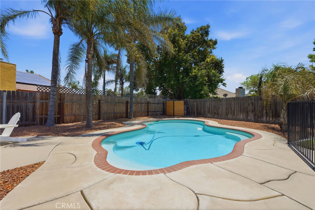 917 Margaret, Hanford, CA 93230
