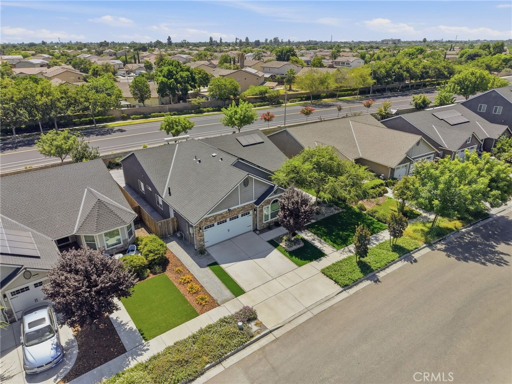 2025 Madeline Dr, Hanford, CA 93230