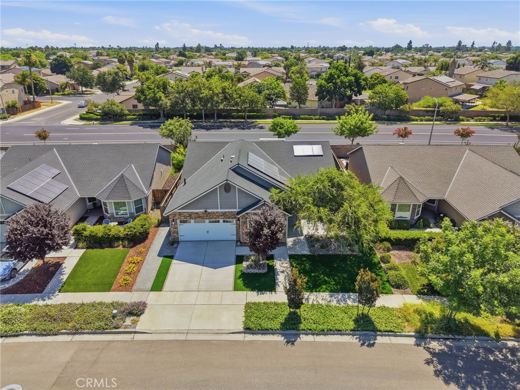 2025 Madeline Dr, Hanford, CA 93230